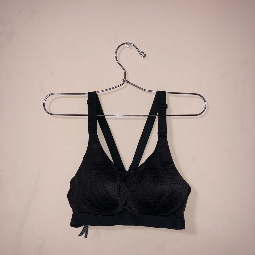 VICTORIA’S SECRET SPORTS BRA